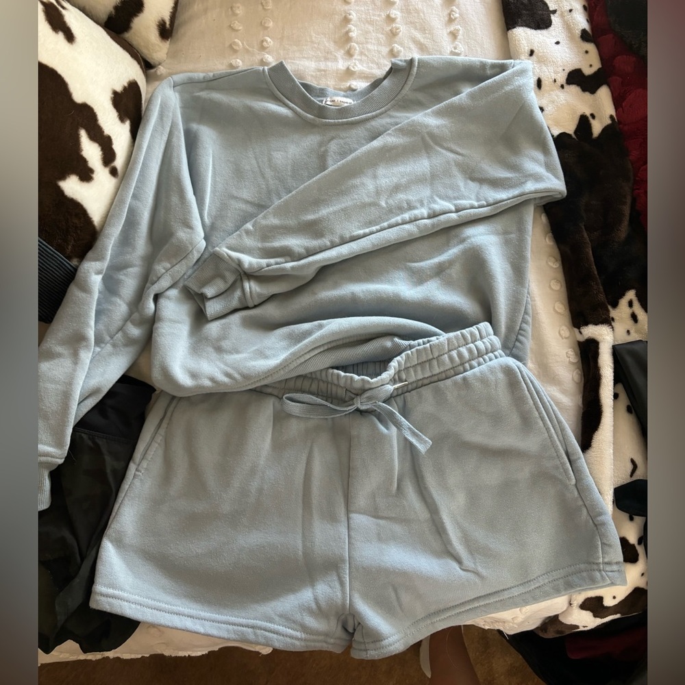 baby blue/ gray sweat set!